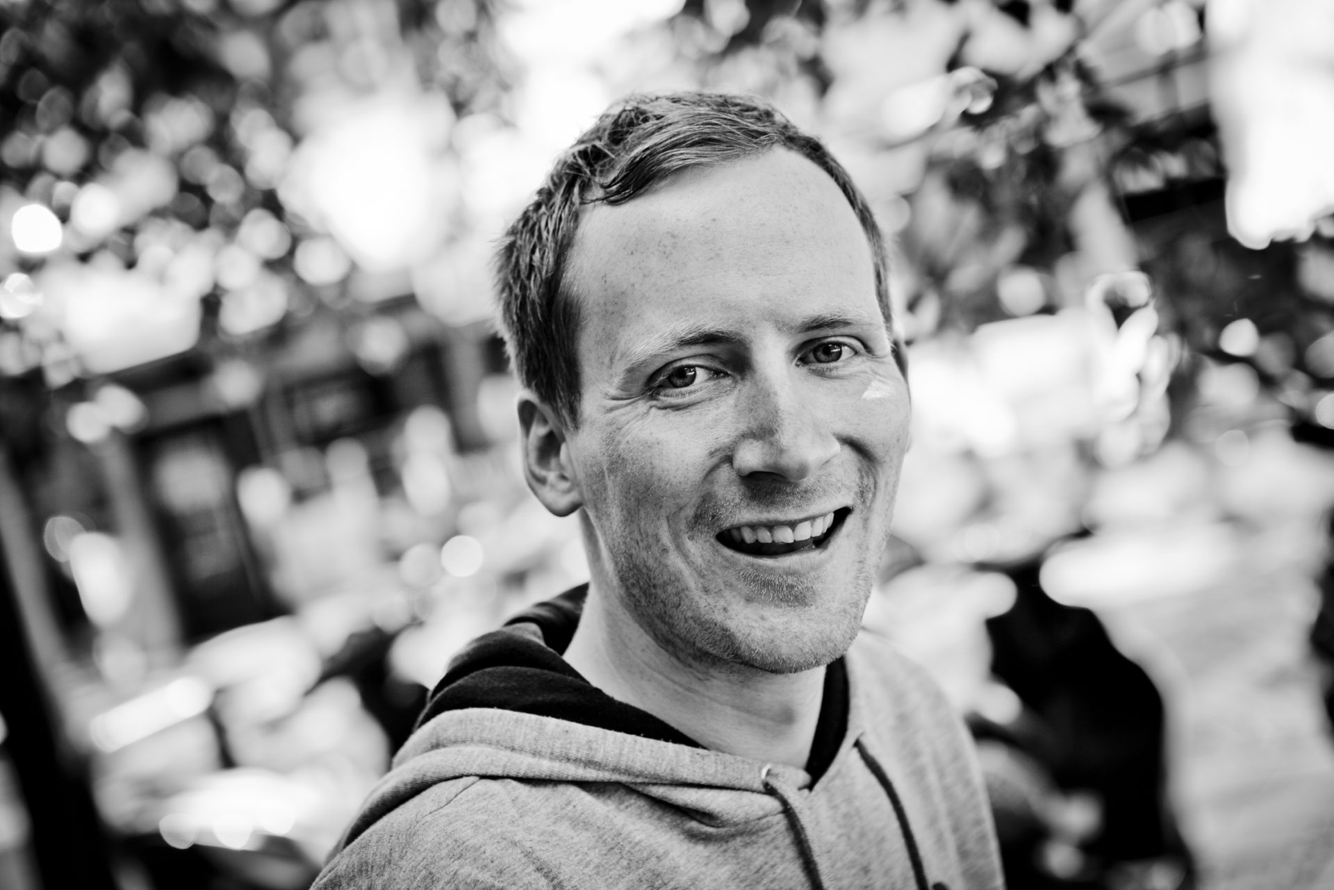 INSPIRATOR: Adrian Lund har inspirert og engasjert tusenvis av mennesker gjennom foredragene sine.